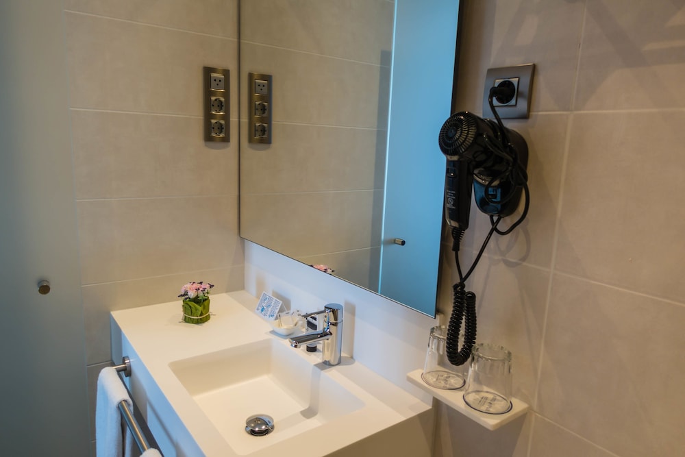 Hotel Oasis — Hotel rooms in Barcelona, Catalonia