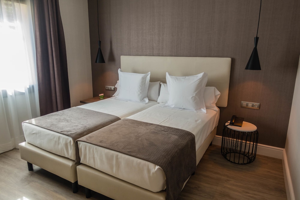 Hotel Oasis — Hotel rooms in Barcelona, Catalonia