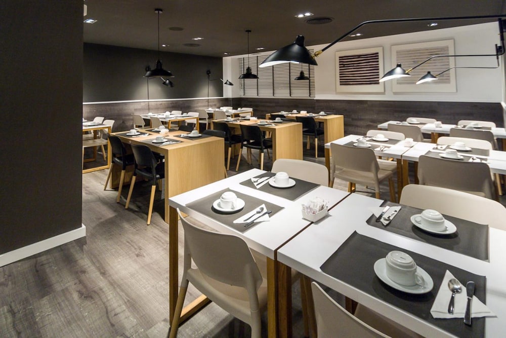 Parallel — Restaurant & bars in Barcelona, Catalonia
