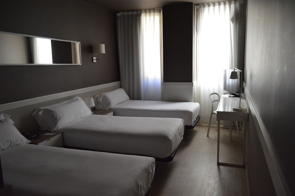 Parallel — Hotel rooms in Barcelona, Catalonia