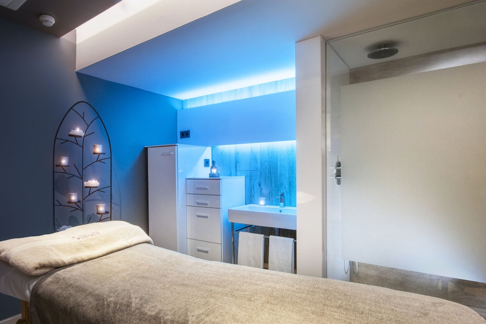 Sallés Hotel Pere IV — Hotel rooms in Barcelona, Catalonia