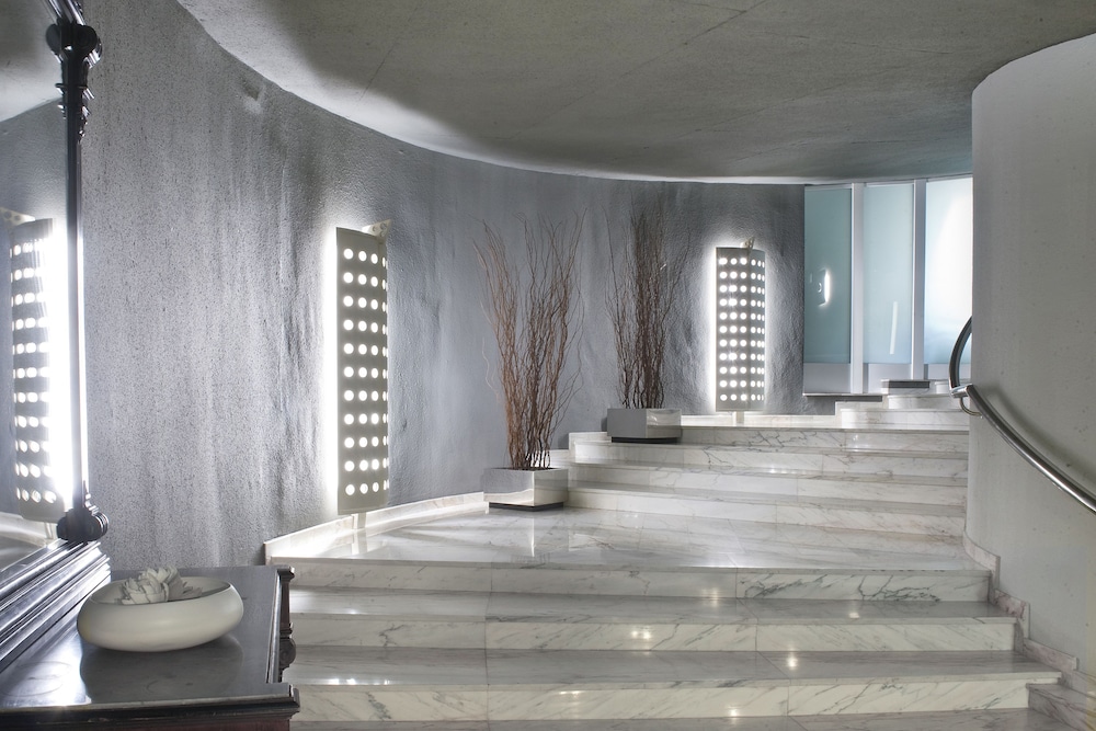 Sallés Hotel Pere IV — Hotel building in Barcelona, Catalonia