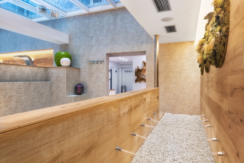 Sallés Hotel Pere IV — Hotel building in Barcelona, Catalonia