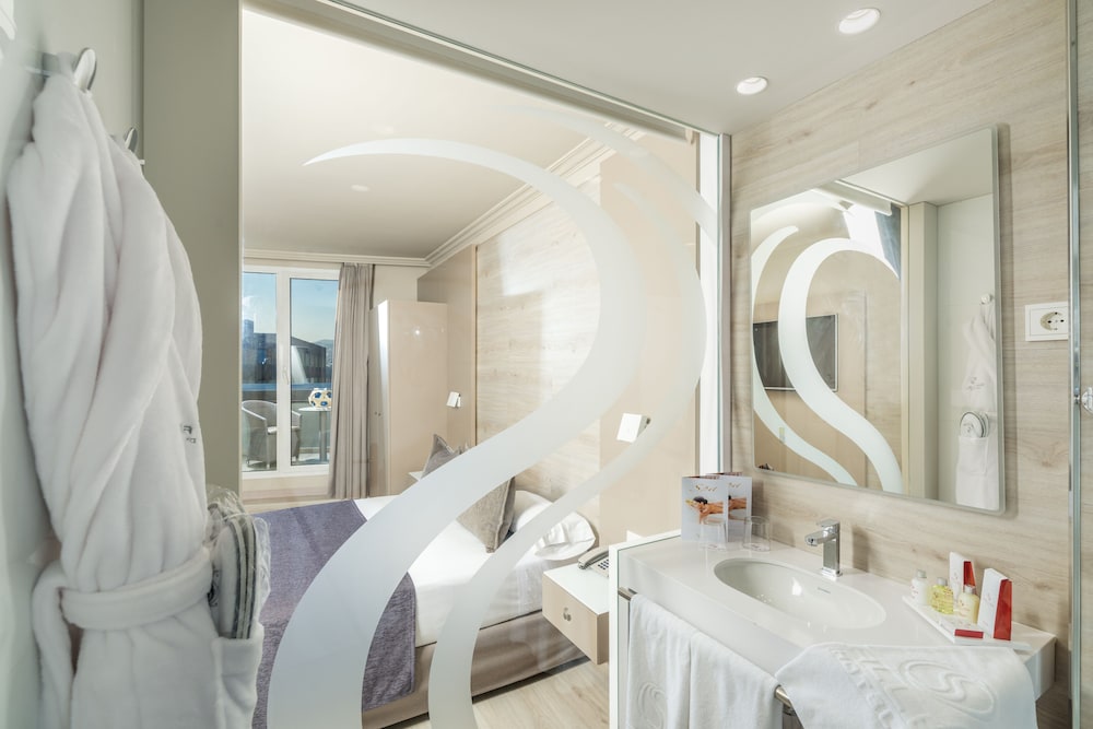 Sallés Hotel Pere IV — Hotel rooms in Barcelona, Catalonia