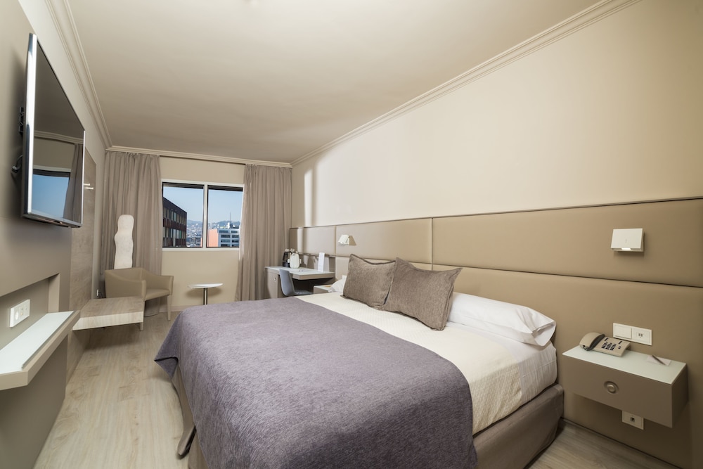 Sallés Hotel Pere IV — Hotel rooms in Barcelona, Catalonia