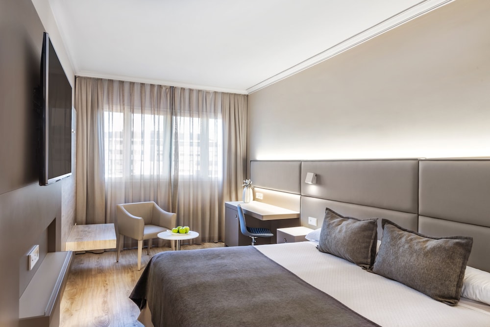 Sallés Hotel Pere IV — Hotel rooms in Barcelona, Catalonia