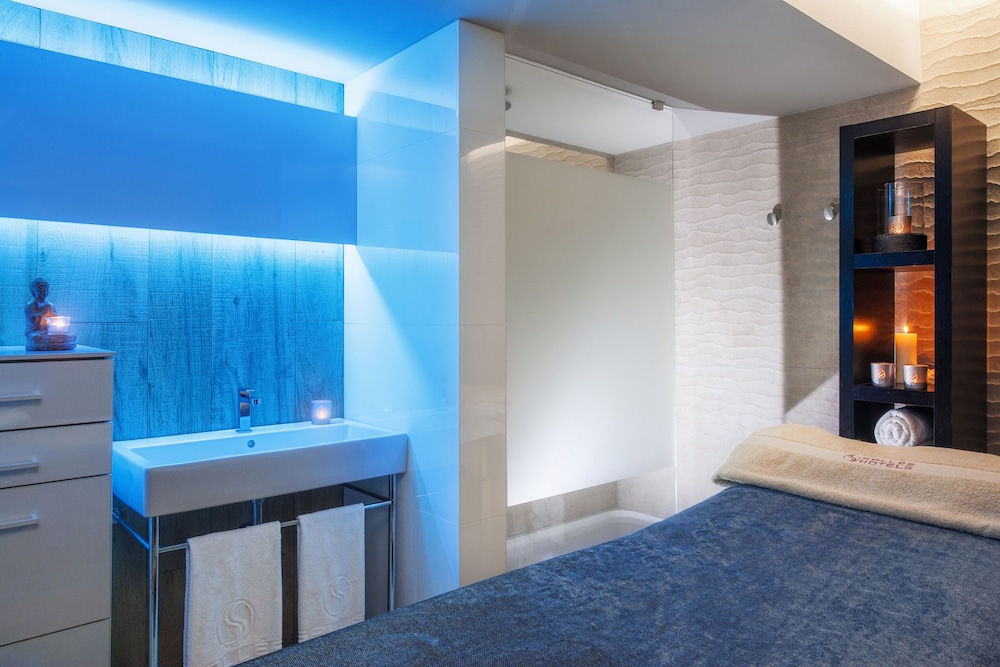 Sallés Hotel Pere IV — Hotel rooms in Barcelona, Catalonia