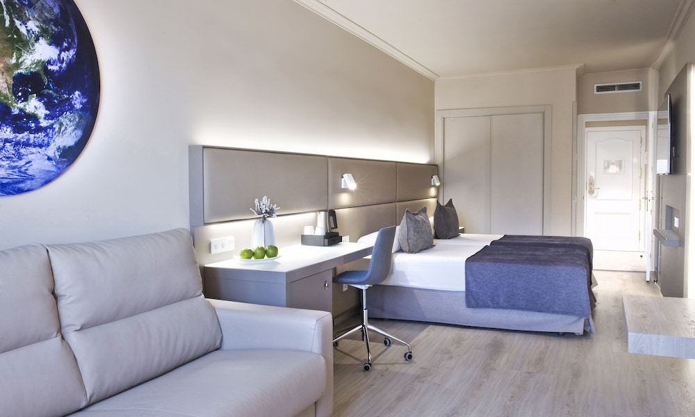 Sallés Hotel Pere IV — Hotel rooms in Barcelona, Catalonia