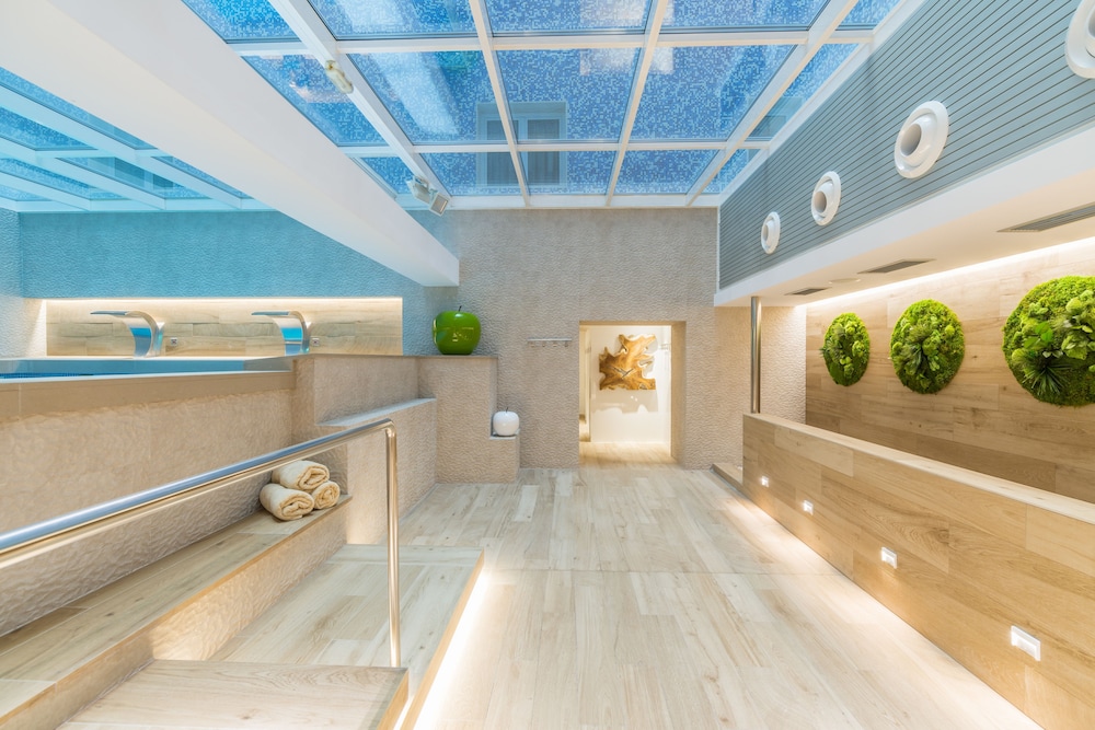 Sallés Hotel Pere IV — Hotel rooms in Barcelona, Catalonia