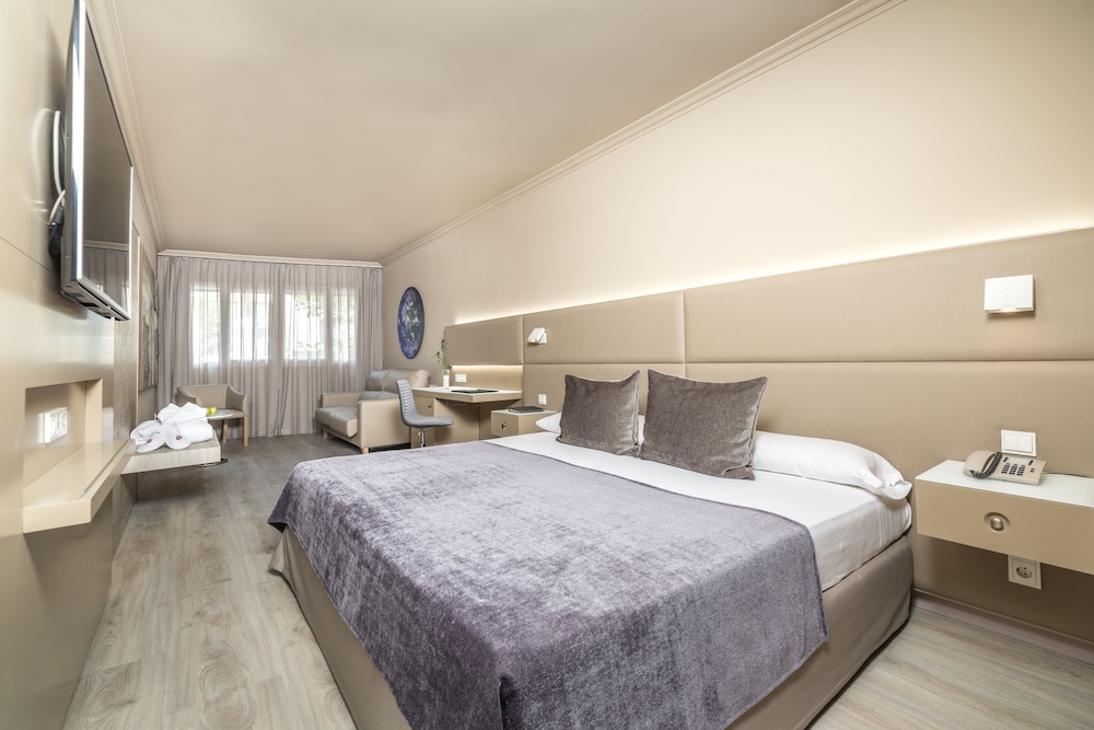 Sallés Hotel Pere IV — Hotel rooms in Barcelona, Catalonia