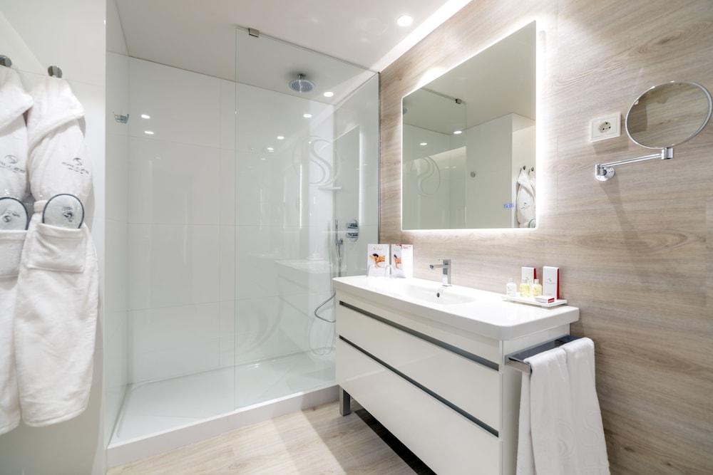 Sallés Hotel Pere IV — Hotel rooms in Barcelona, Catalonia