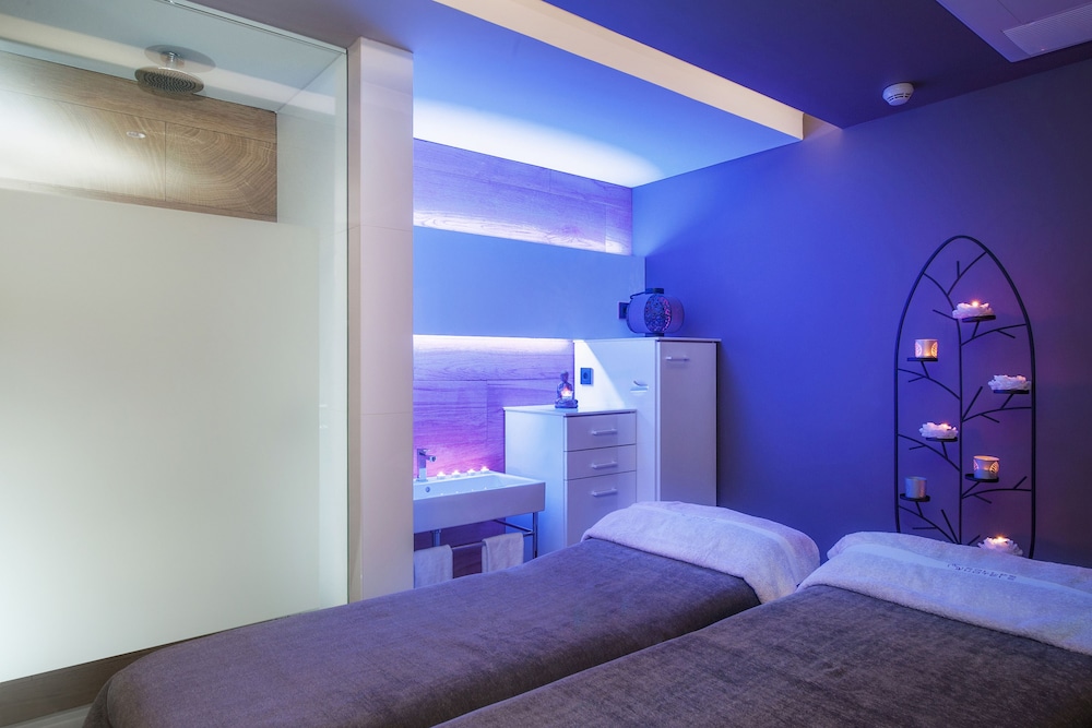 Sallés Hotel Pere IV — Hotel rooms in Barcelona, Catalonia