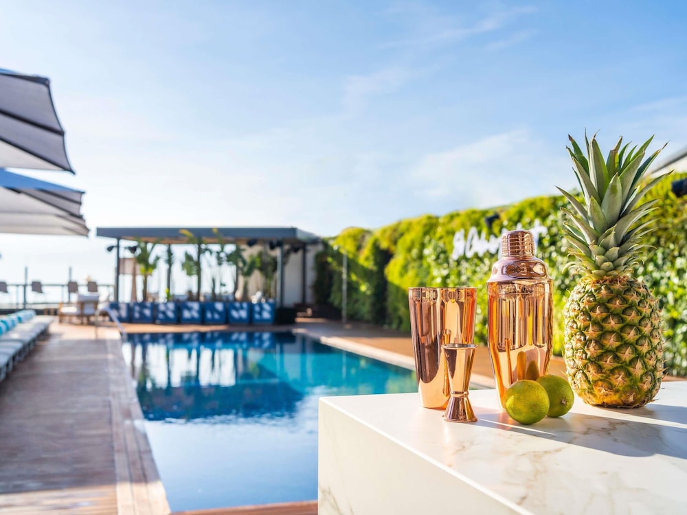 Sofitel Barcelona Skipper — Swimming pool in Barcelona, Catalonia
