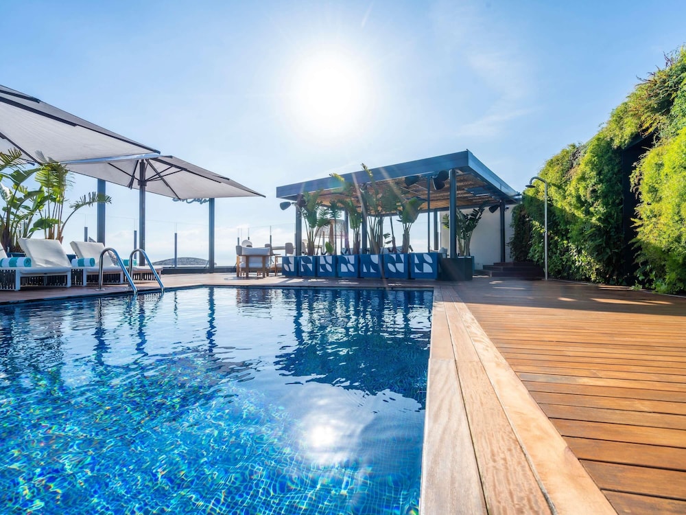 Sofitel Barcelona Skipper — Swimming pool in Barcelona, Catalonia
