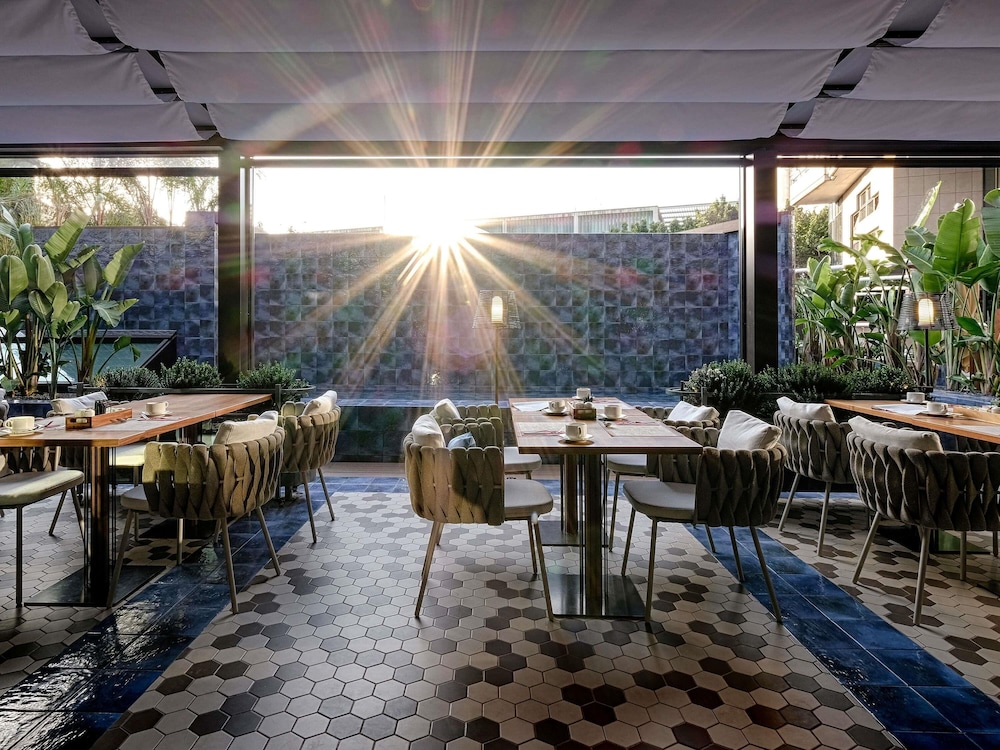 Sofitel Barcelona Skipper — Restaurant & bars in Barcelona, Catalonia