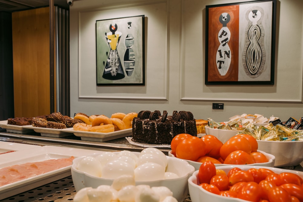 Eurohotel Diagonal Port — Restaurant & bars in Barcelona, Catalonia