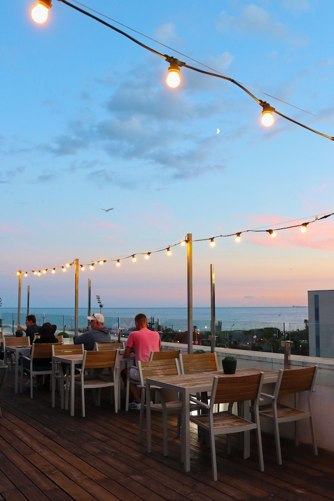 Eurohotel Diagonal Port — Restaurant & bars in Barcelona, Catalonia