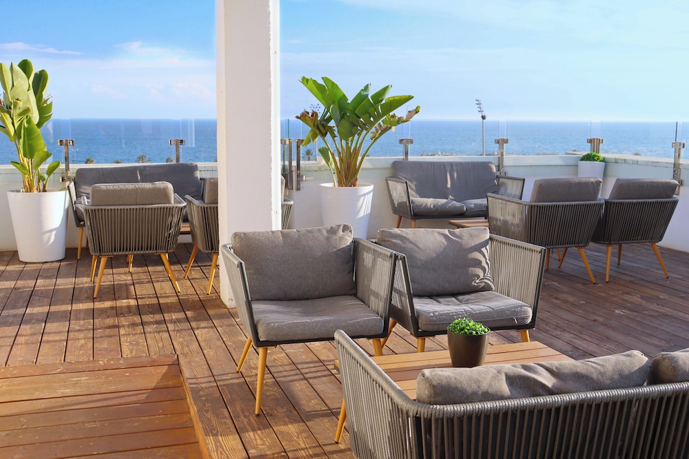 Eurohotel Diagonal Port — Restaurant & bars in Barcelona, Catalonia