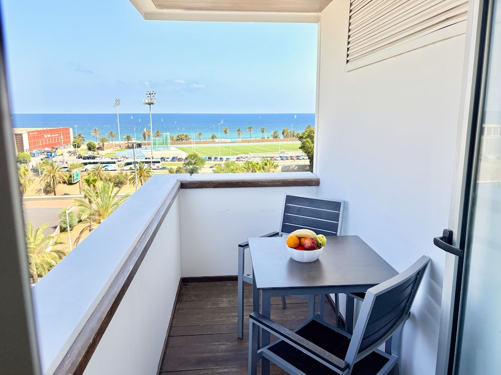 Eurohotel Diagonal Port — Hotel rooms in Barcelona, Catalonia