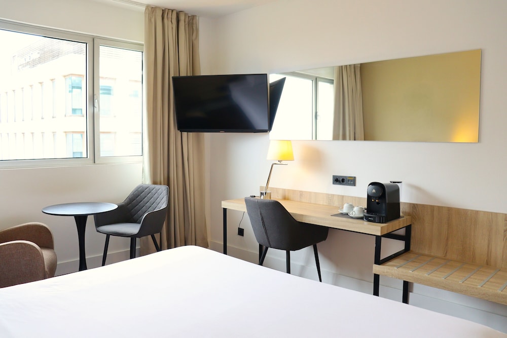 Eurohotel Diagonal Port — Hotel rooms in Barcelona, Catalonia
