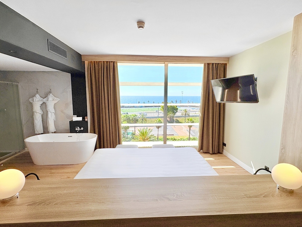 Eurohotel Diagonal Port — Hotel rooms in Barcelona, Catalonia
