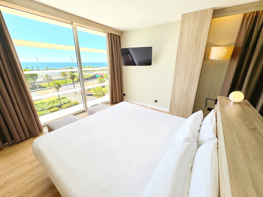 Eurohotel Diagonal Port — Hotel rooms in Barcelona, Catalonia