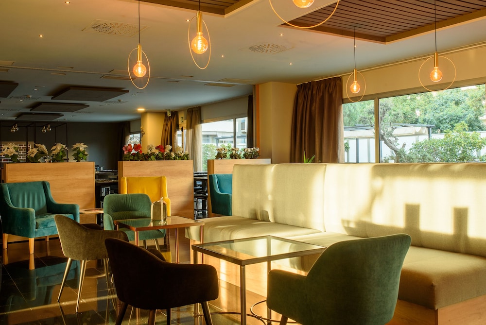 Eurohotel Diagonal Port — Restaurant & bars in Barcelona, Catalonia