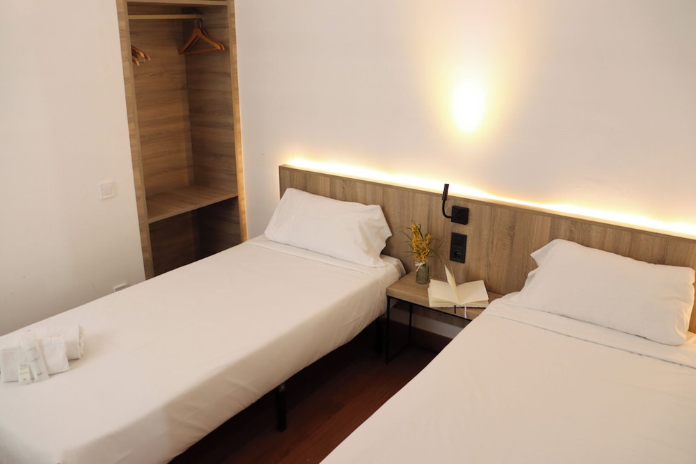 Eurohotel Diagonal Port — Hotel rooms in Barcelona, Catalonia