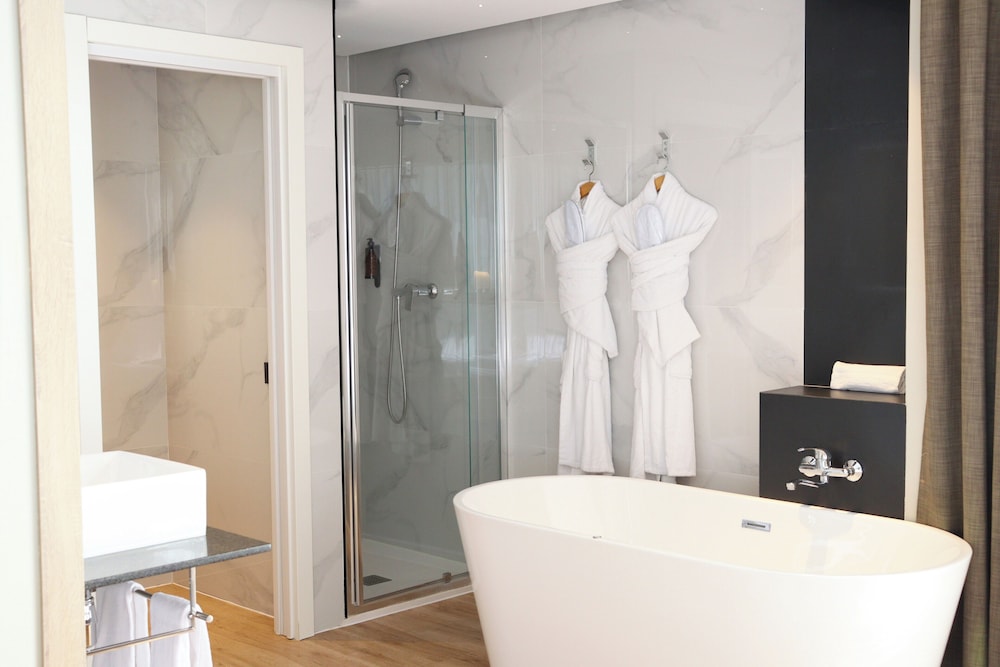 Eurohotel Diagonal Port — Hotel rooms in Barcelona, Catalonia