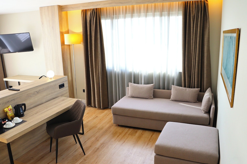 Eurohotel Diagonal Port — Hotel rooms in Barcelona, Catalonia