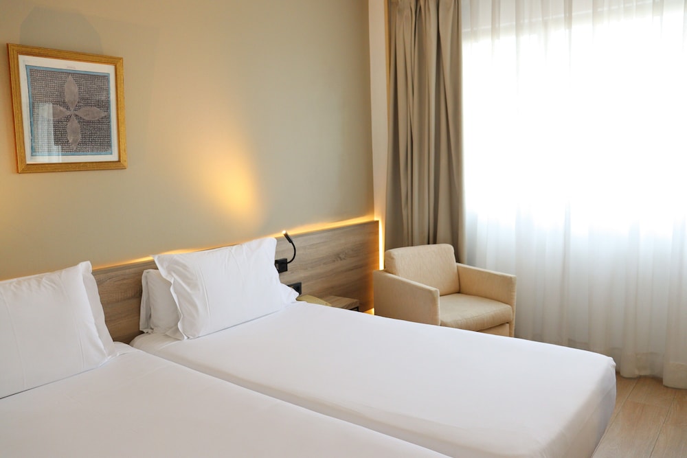 Eurohotel Diagonal Port — Hotel rooms in Barcelona, Catalonia