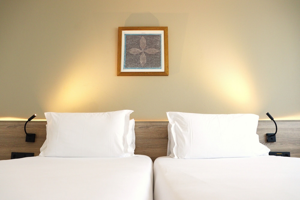 Eurohotel Diagonal Port — Hotel rooms in Barcelona, Catalonia