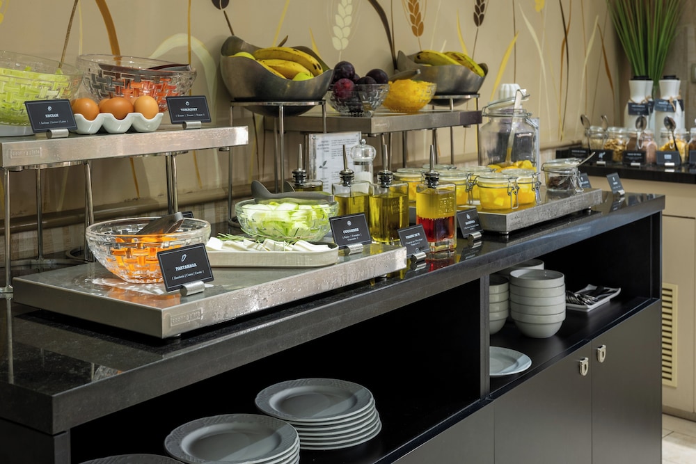 Hotel Santa Marta — Restaurant & bars in Barcelona, Catalonia