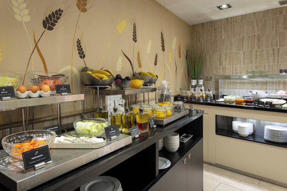 Hotel Santa Marta — Restaurant & bars in Barcelona, Catalonia