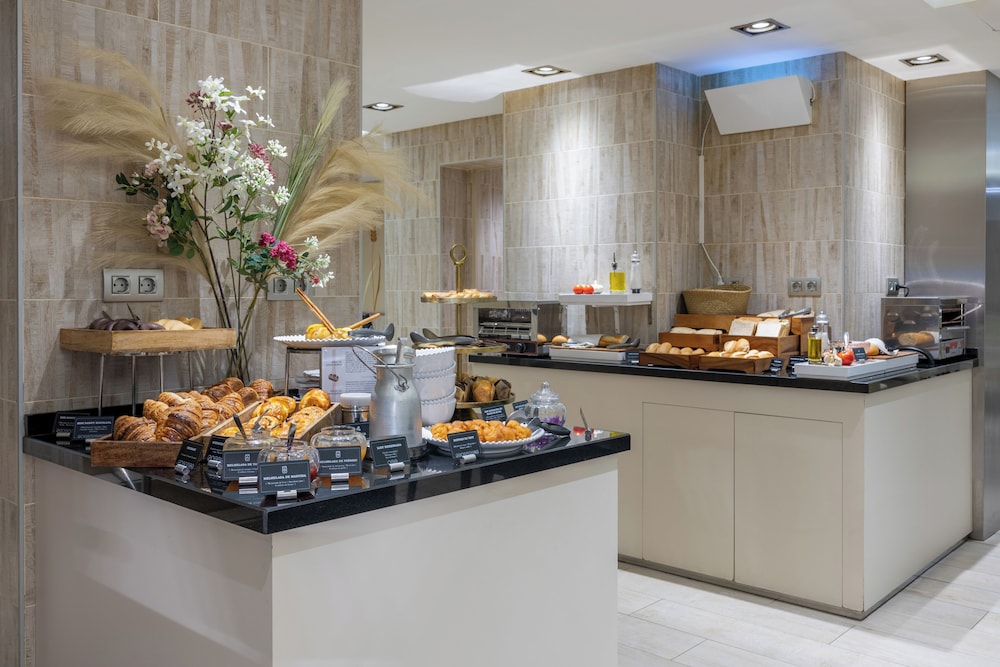 Hotel Santa Marta — Restaurant & bars in Barcelona, Catalonia