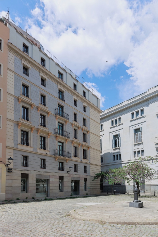 Hotel Santa Marta — Hotel building in Barcelona, Catalonia