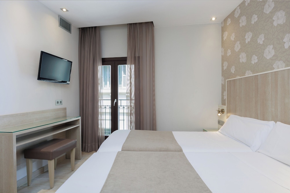 Hotel Santa Marta — Hotel rooms in Barcelona, Catalonia