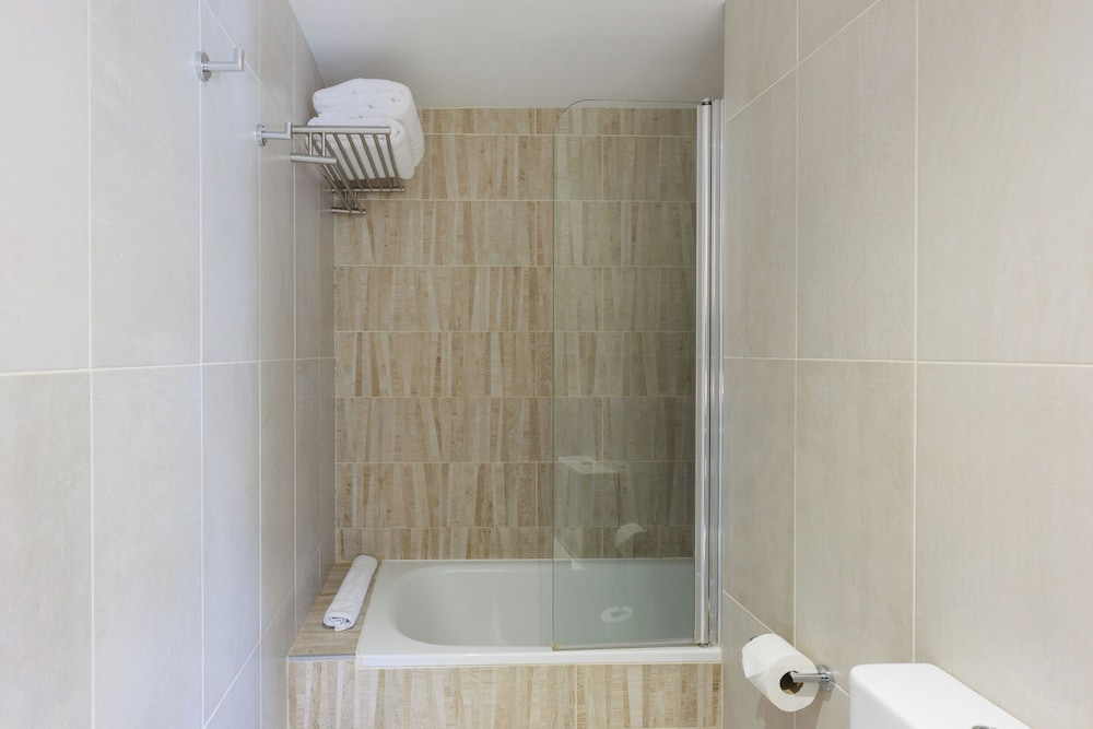 Hotel Santa Marta — Hotel rooms in Barcelona, Catalonia
