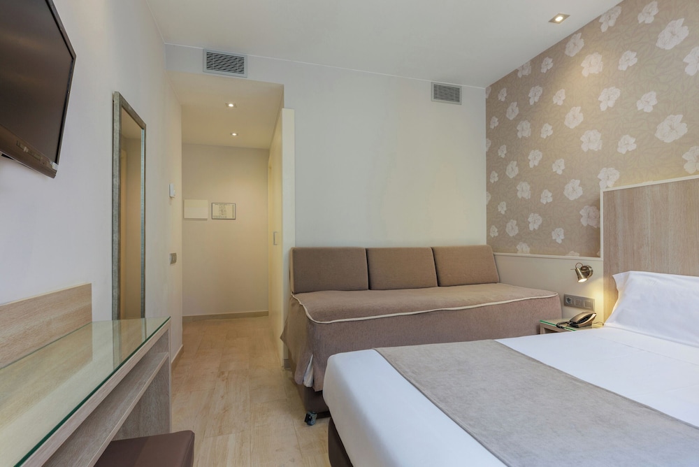 Hotel Santa Marta — Hotel rooms in Barcelona, Catalonia