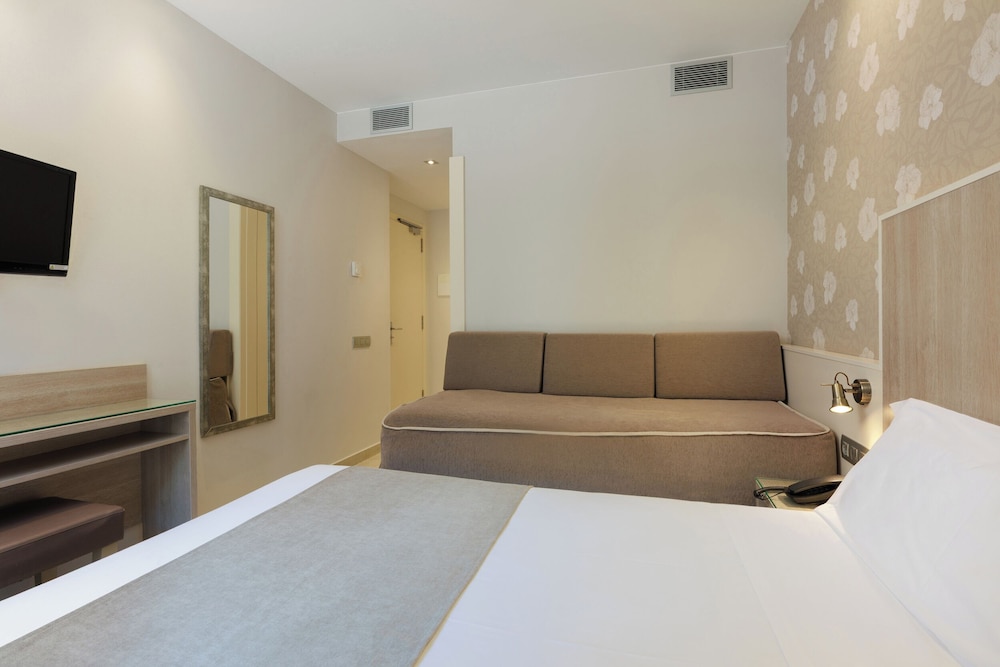Hotel Santa Marta — Hotel rooms in Barcelona, Catalonia