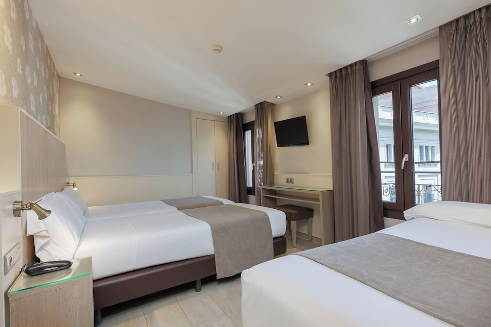 Hotel Santa Marta — Hotel rooms in Barcelona, Catalonia