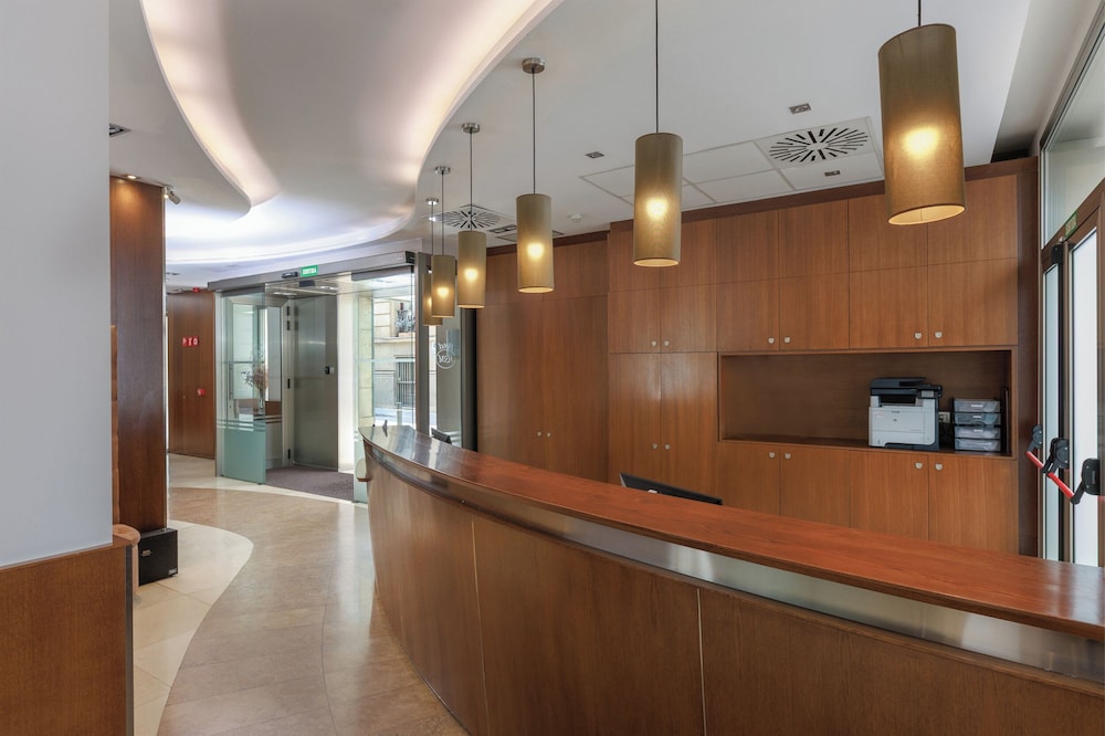 Hotel Santa Marta — Hotel building in Barcelona, Catalonia