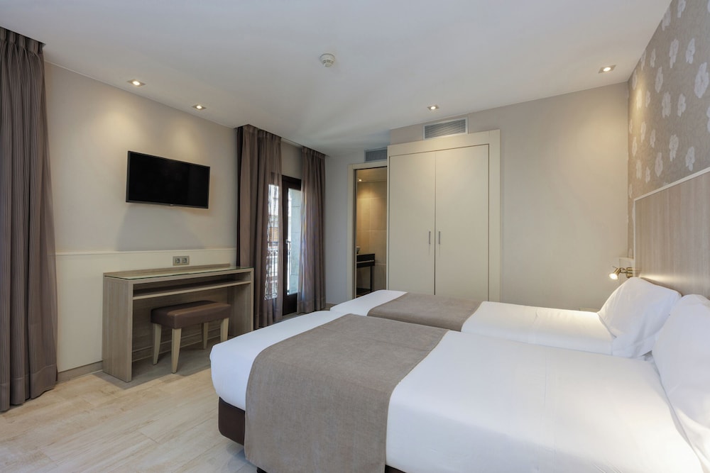 Hotel Santa Marta — Hotel rooms in Barcelona, Catalonia