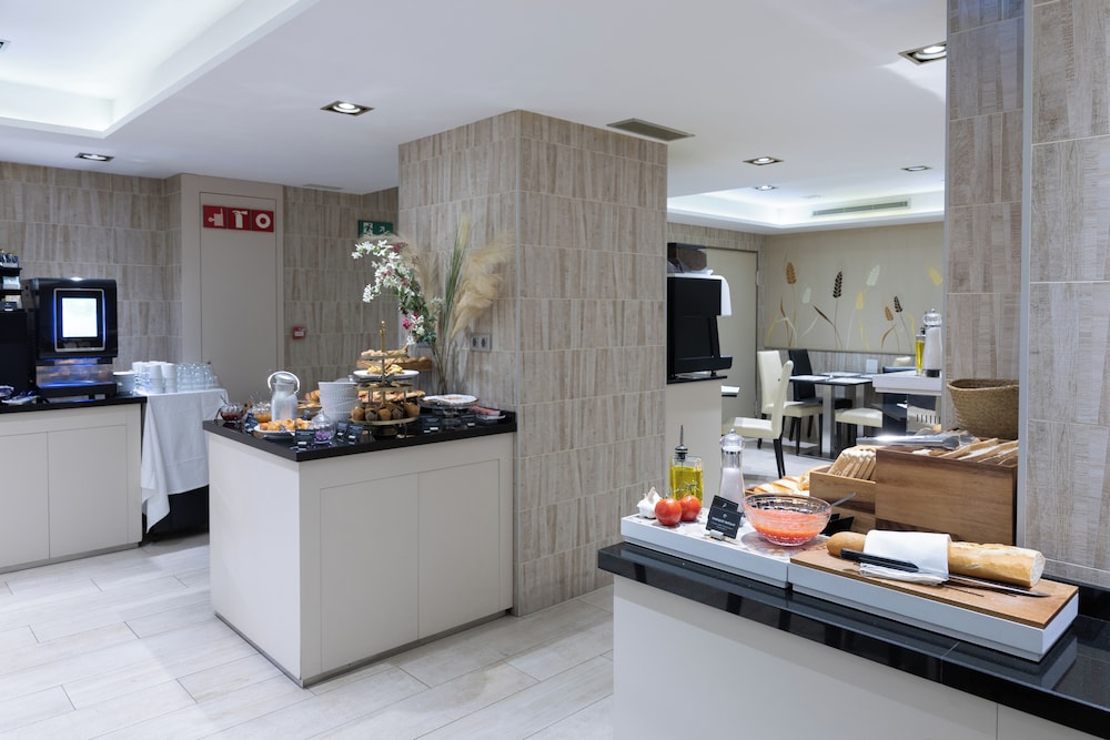 Hotel Santa Marta — Restaurant & bars in Barcelona, Catalonia