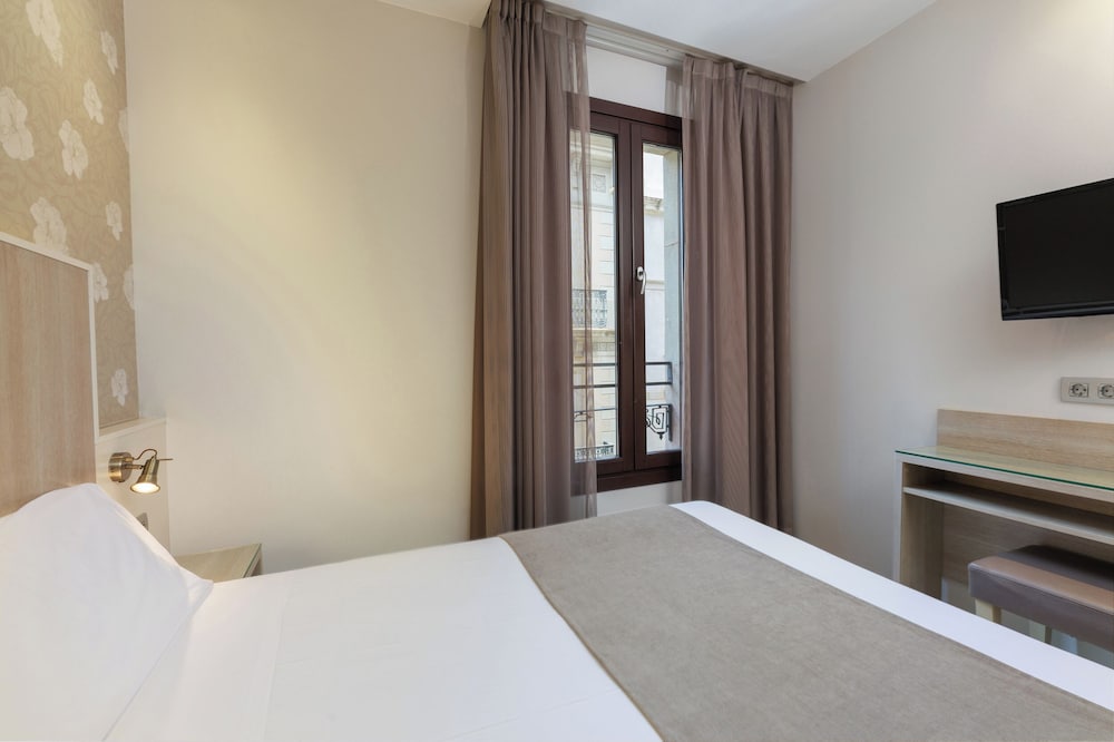 Hotel Santa Marta — Hotel rooms in Barcelona, Catalonia