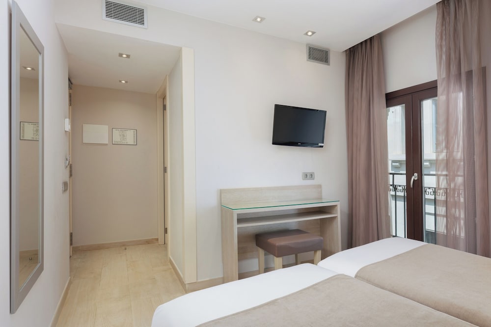 Hotel Santa Marta — Hotel rooms in Barcelona, Catalonia