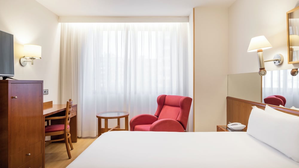 Hotel ILUNION Les Corts Spa — Hotel rooms in Barcelona, Catalonia