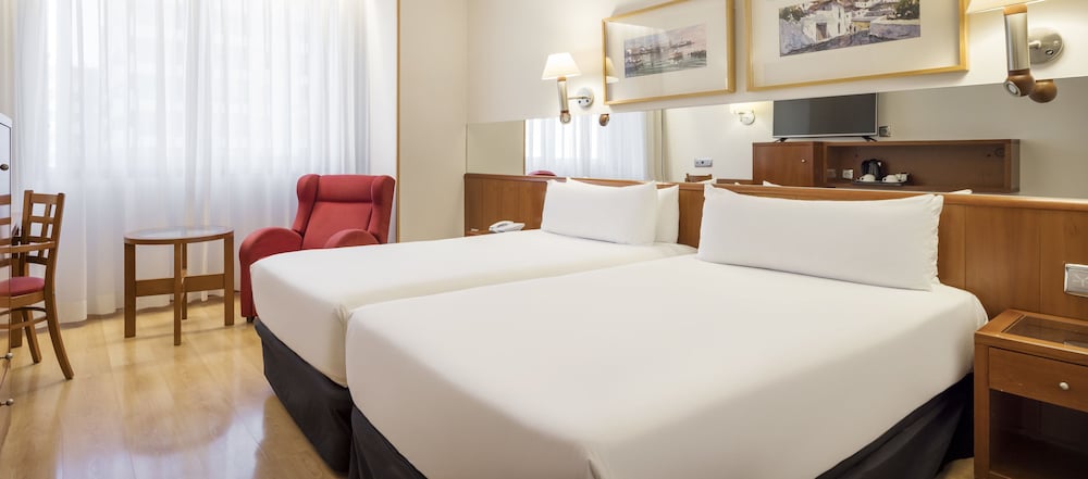 Hotel ILUNION Les Corts Spa — Hotel rooms in Barcelona, Catalonia