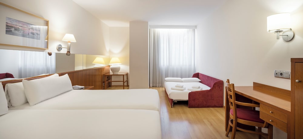 Hotel ILUNION Les Corts Spa — Hotel rooms in Barcelona, Catalonia
