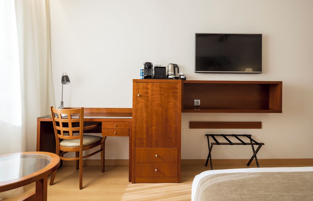 Hotel ILUNION Les Corts Spa — Hotel rooms in Barcelona, Catalonia